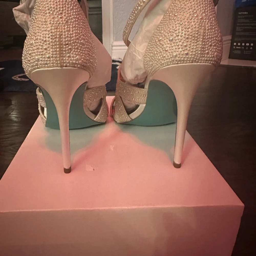 Betsey Johnson Pearl Heels - Picture 7 of 14